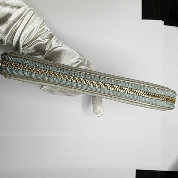 Chloe Long Wallet Zipper Around - Picture 4 of 11